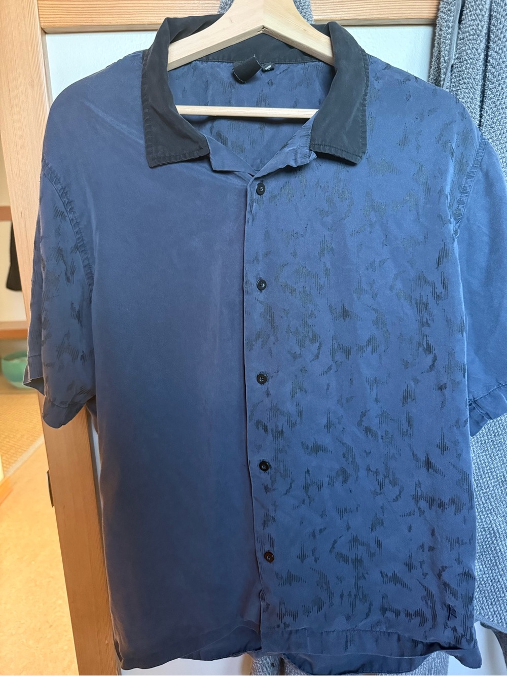 Forme Men's Navy/Black Short-Sleeve shirt